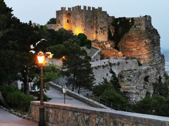 ARTE: lo scrittore Tahar Ben Jelloun in mostra a Erice